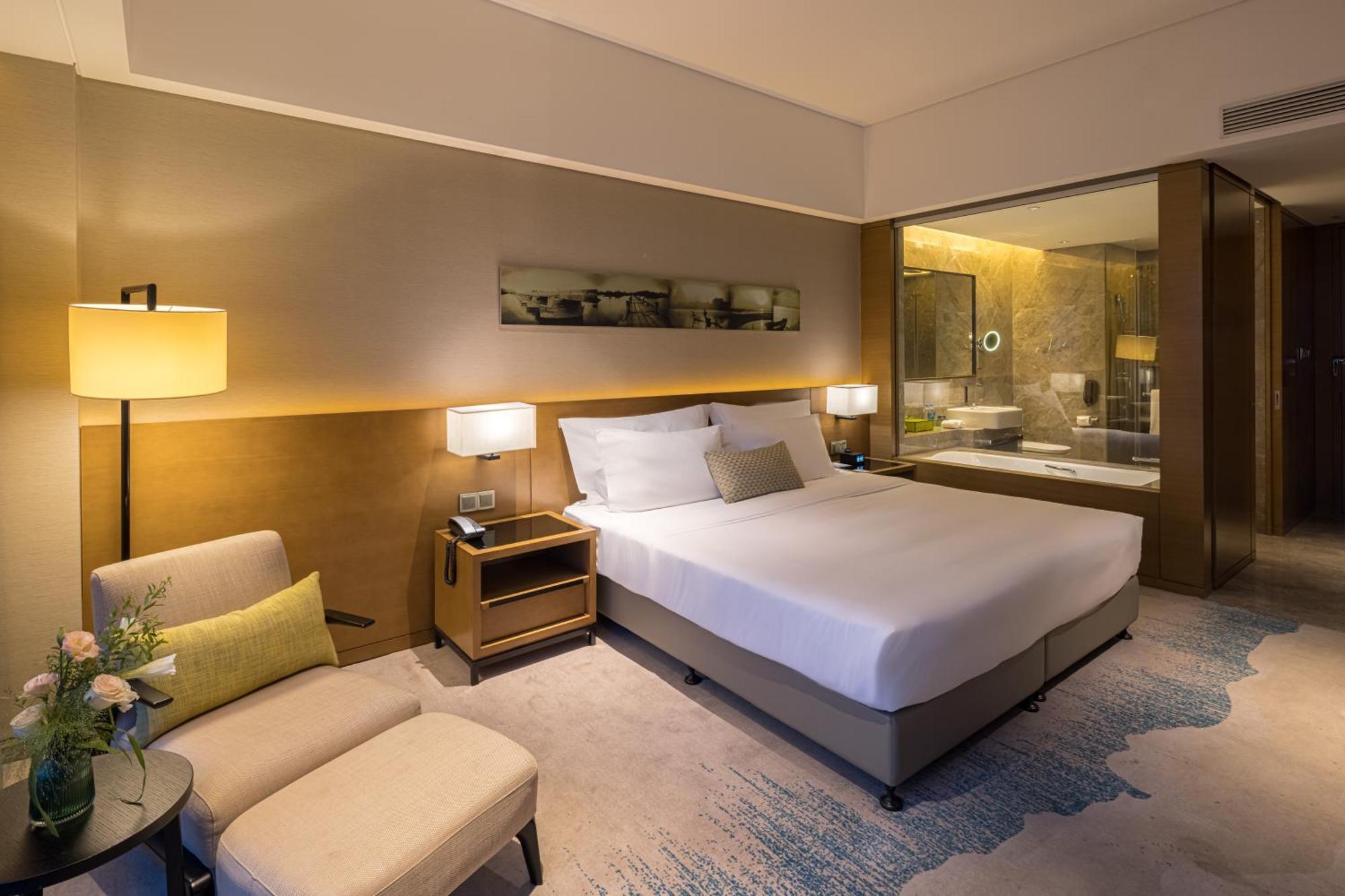 Wyndham JinJiang Hotel Bagian luar foto