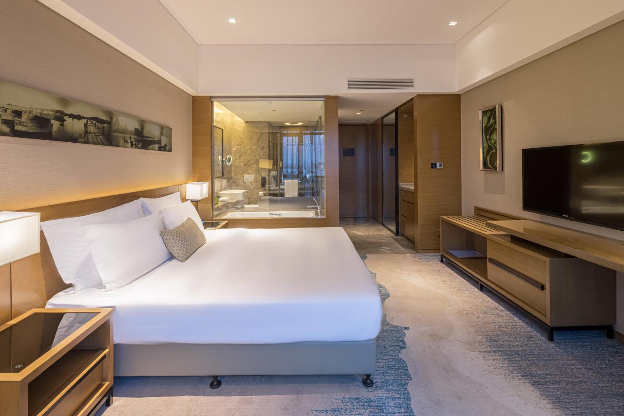 Wyndham JinJiang Hotel Bagian luar foto