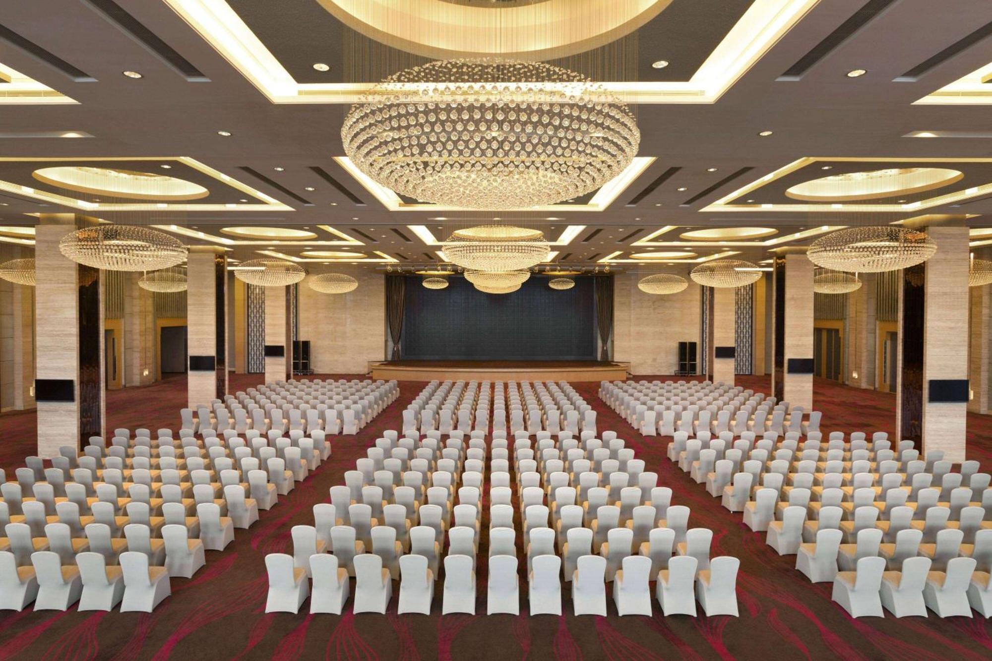 Wyndham JinJiang Hotel Bagian luar foto