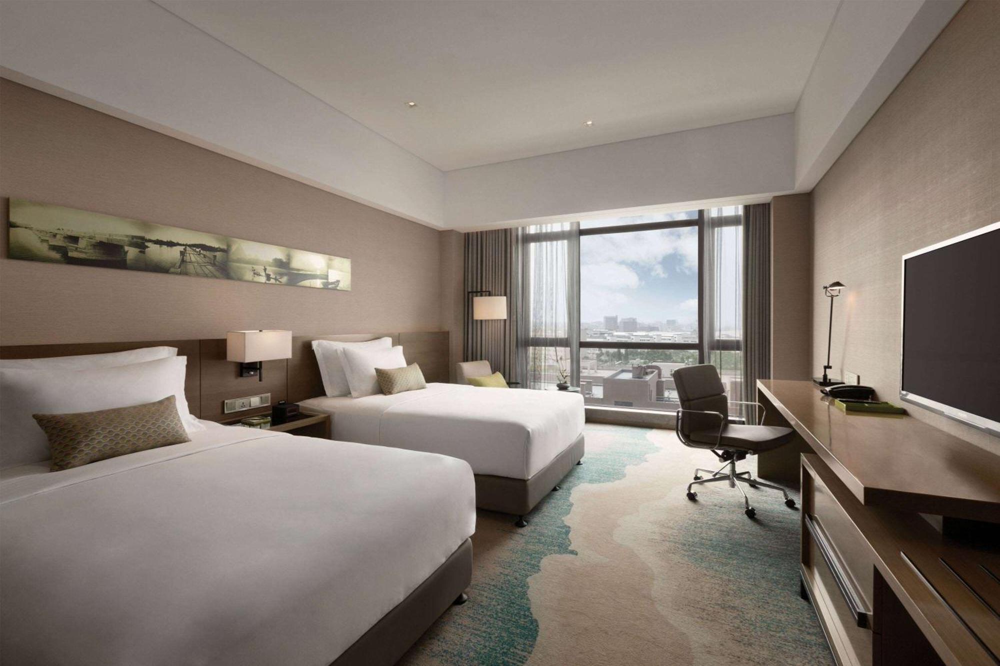 Wyndham JinJiang Hotel Bagian luar foto