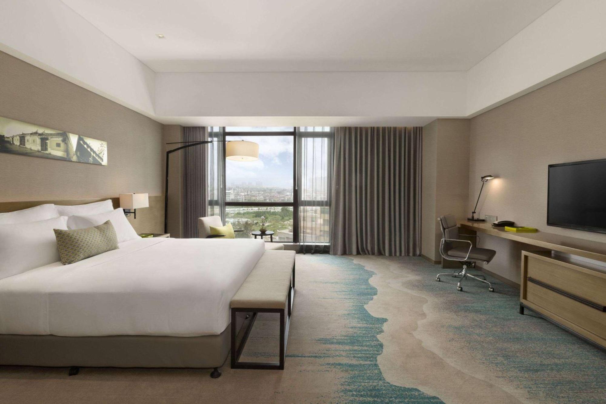 Wyndham JinJiang Hotel Bagian luar foto