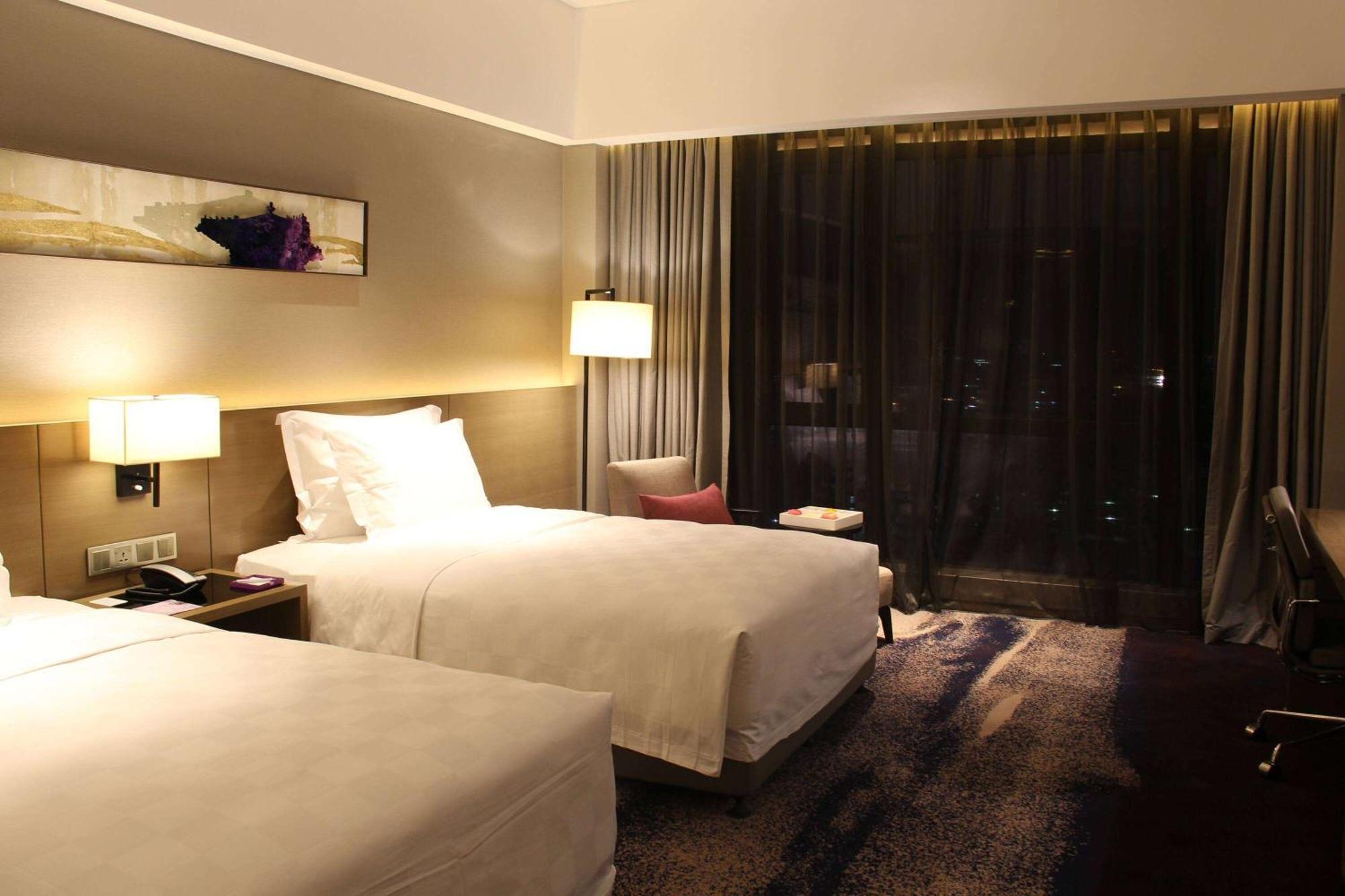 Wyndham JinJiang Hotel Bagian luar foto