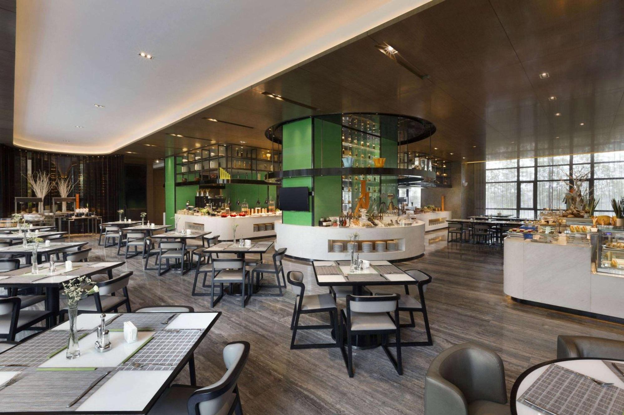 Wyndham JinJiang Hotel Bagian luar foto