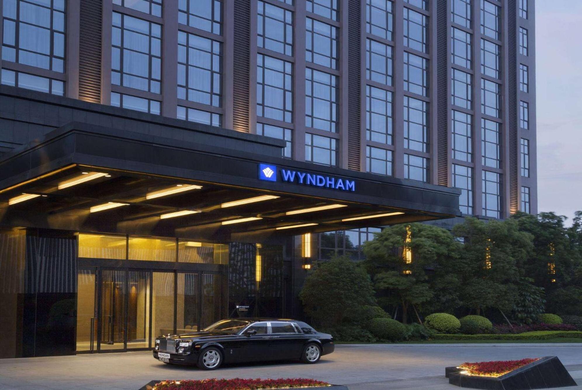 Wyndham JinJiang Hotel Bagian luar foto