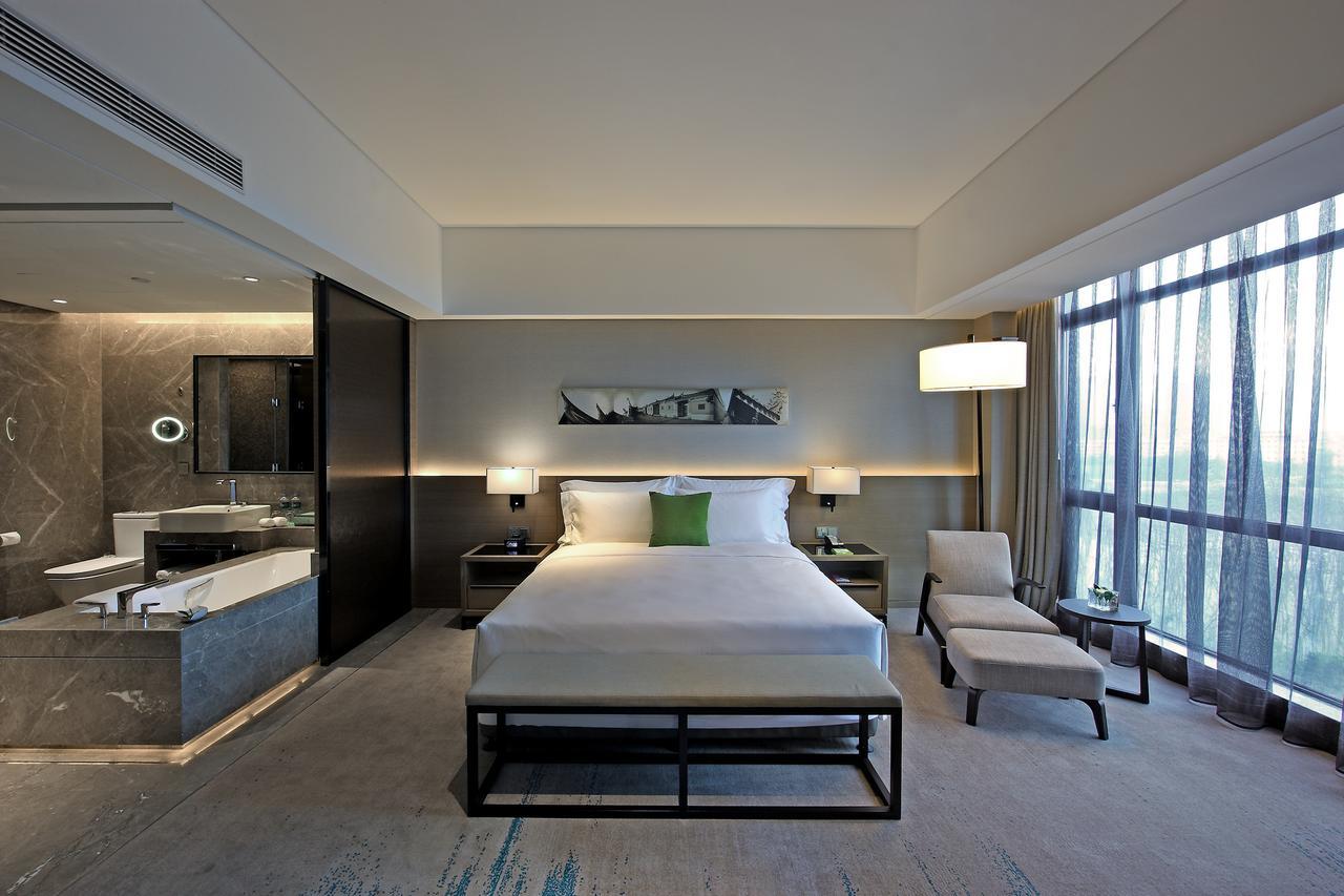 Wyndham JinJiang Hotel Bagian luar foto