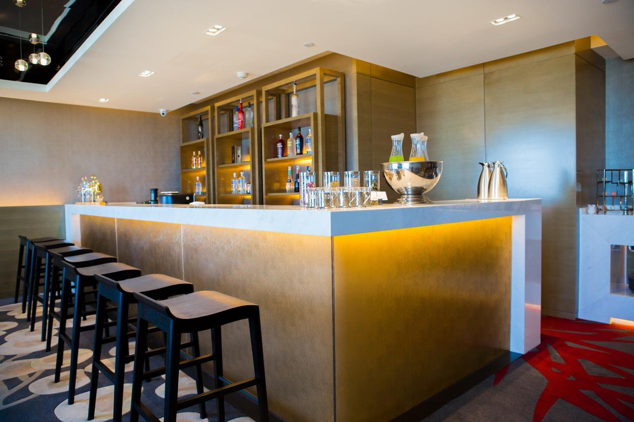 Wyndham JinJiang Hotel Bagian luar foto