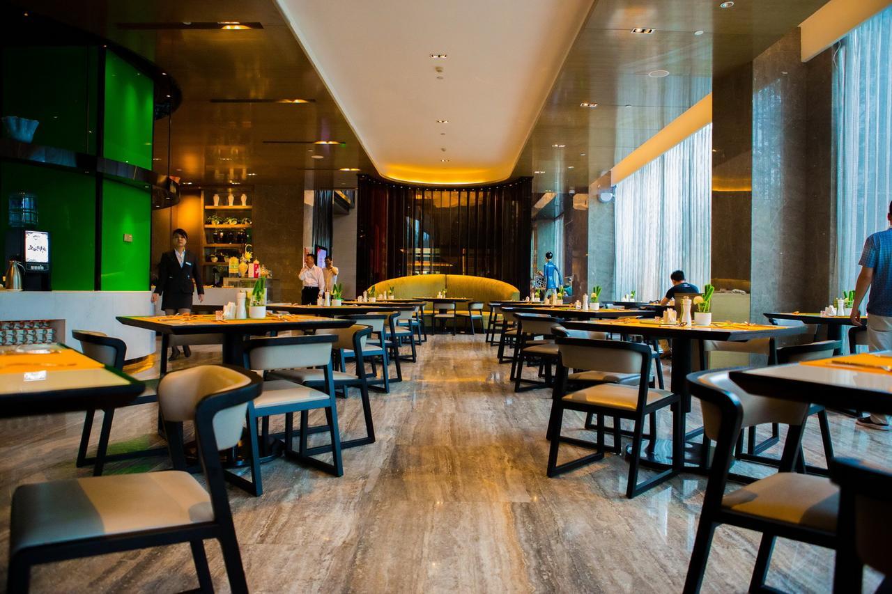 Wyndham JinJiang Hotel Bagian luar foto