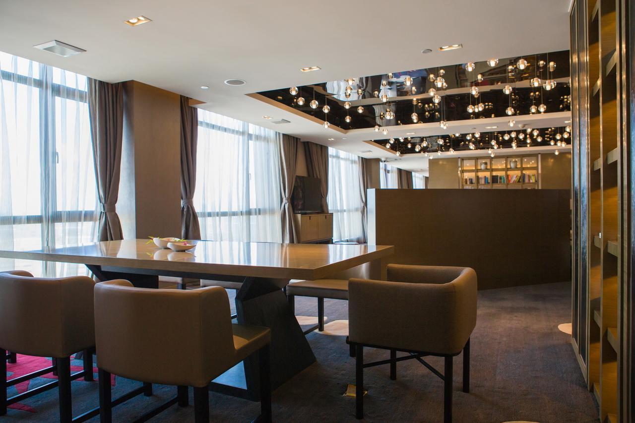 Wyndham JinJiang Hotel Bagian luar foto