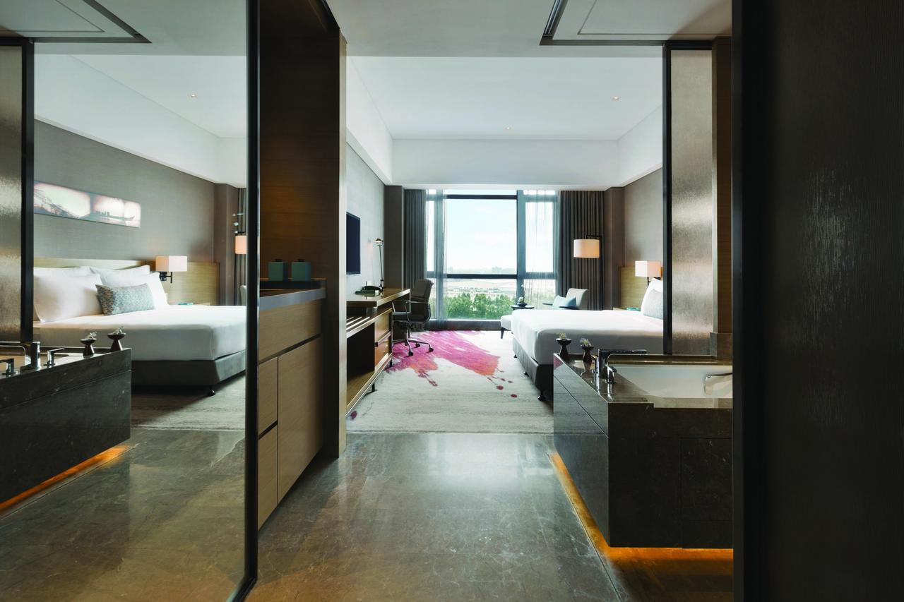 Wyndham JinJiang Hotel Bagian luar foto